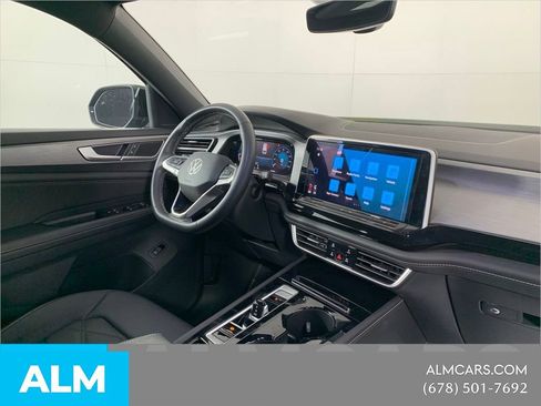 Used 2025 Volkswagen Atlas Cross Sport SE FWD image 37