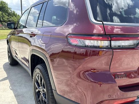 New 2026 Jeep Grand Cherokee L 2WD image 10