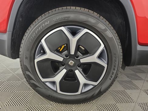 Used 2024 Rivian R1S Adventure AWD/4WD image 12