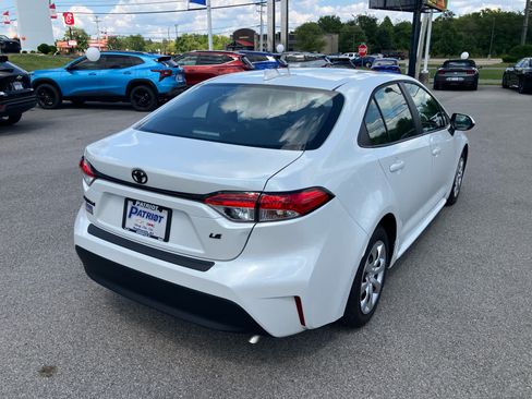Used 2025 Toyota Corolla LE FWD image 7