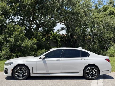 Used 2021 BMW 740i xDrive w/ M Sport Package AWD/4WD image 2