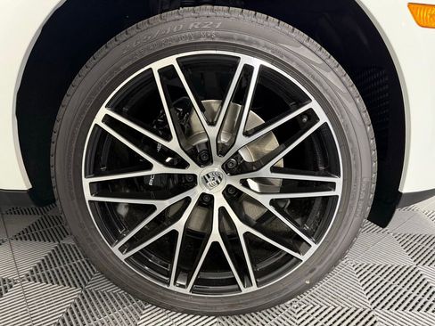 New 2025 Porsche Macan S image 14