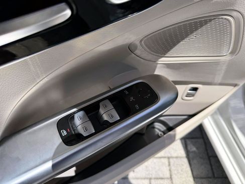 Certified 2025 Mercedes-Benz C 300 Sedan image 18