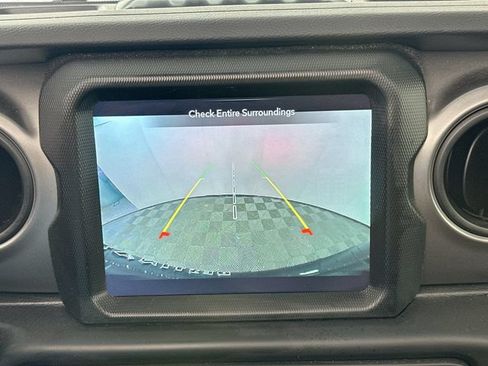 Used 2023 Jeep Wrangler Unlimited w/ Sun & Screen Package AWD/4WD image 13