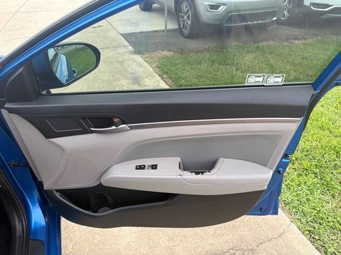 Used 2018 Hyundai Elantra SEL FWD image 32
