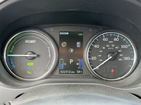 Used 2018 Mitsubishi Outlander SEL image 19