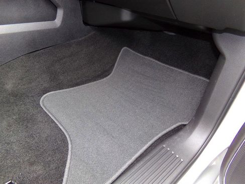 Used 2018 GMC Sierra 1500 SLT image 25