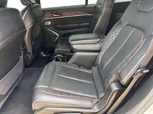 Used 2022 Jeep Grand Cherokee L Summit w/ Advanced Protech Group IV AWD/4WD image 14