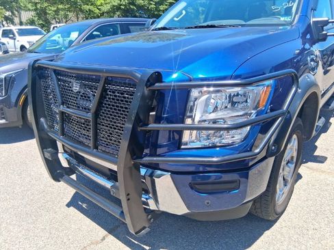 Used 2024 Nissan Titan SV w/ SV Convenience Package AWD/4WD image 14