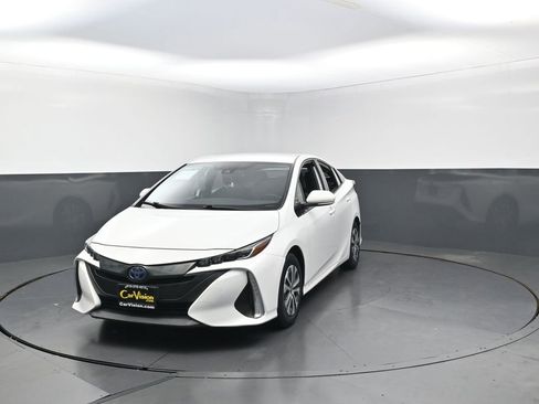 Used 2020 Toyota Prius Prime LE w/ Carpet Mat Package image 5