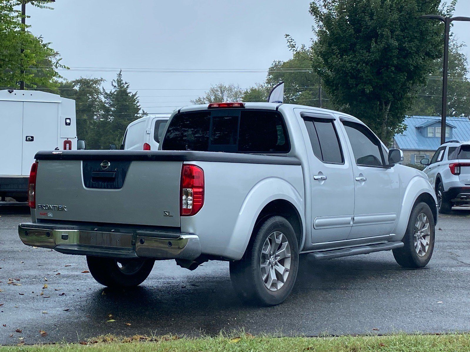Used 2019 Nissan Frontier SL RWD image 3