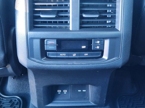 Certified 2022 Volkswagen Atlas SE image 34