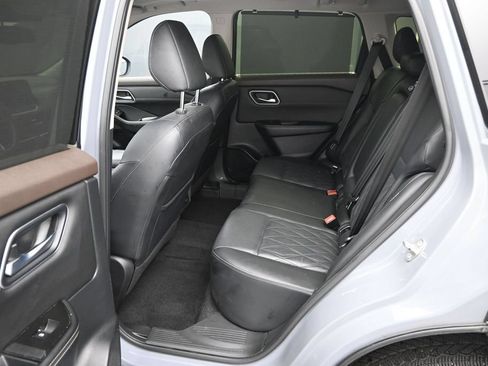 Used 2023 Nissan Rogue Platinum w/ Platinum Premium Package AWD/4WD image 11