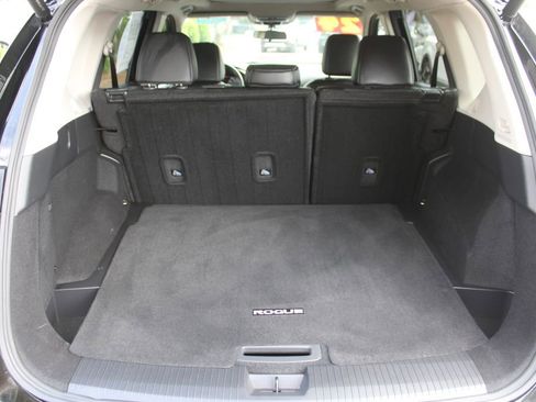 Used 2024 Nissan Rogue SV w/ SV Premium Package FWD image 10