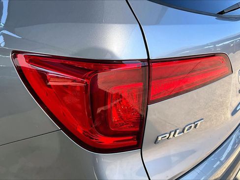 Used 2016 Honda Pilot Elite image 29