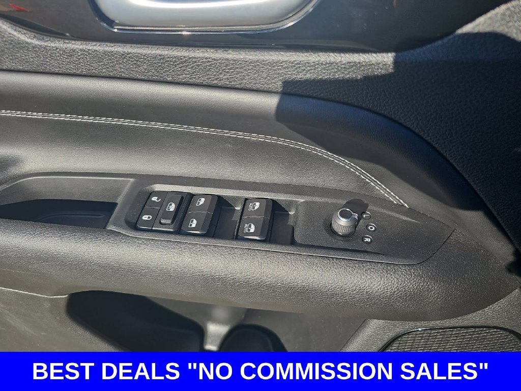 Used 2023 Jeep Compass Latitude w/ Sun and Sound Group AWD/4WD image 27