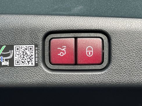 New 2026 Mercedes-Benz E 53 AMG e 4MATIC Sedan image 25