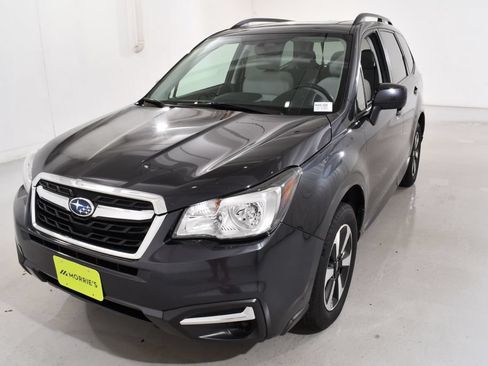 Used 2017 Subaru Forester 2.5i Premium w/ All-Weather Package AWD/4WD image 2