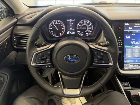 Used 2025 Subaru Outback Premium AWD/4WD image 32