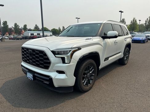 Used 2024 Toyota Sequoia Platinum AWD/4WD image 3