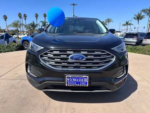 Used 2024 Ford Edge Titanium image 2