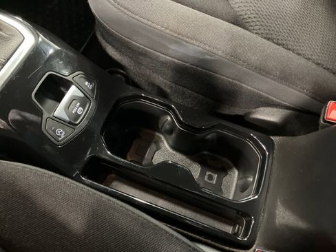 Used 2022 Jeep Renegade Altitude w/ Convenience Group image 14