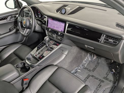 Certified 2022 Porsche Macan AWD/4WD image 19