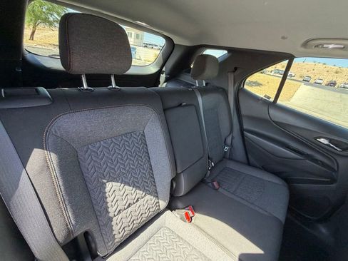 Used 2024 Chevrolet Equinox LT FWD image 17