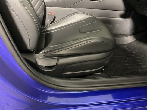 Used 2024 Hyundai Elantra Limited image 37