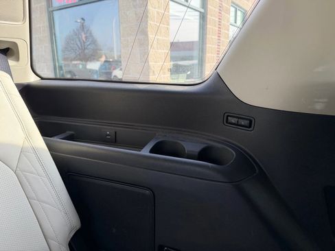 Used 2018 Ford Expedition Platinum image 34