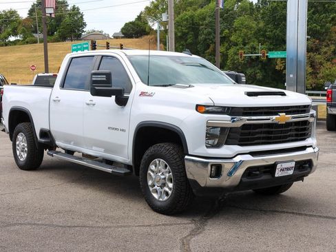 Used 2024 Chevrolet Silverado 2500 LT AWD/4WD image 1