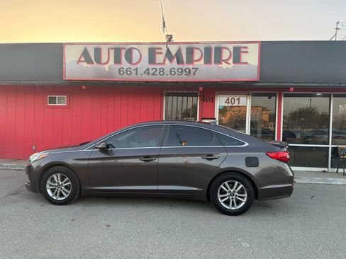 Used 2017 Hyundai Sonata SE image 1