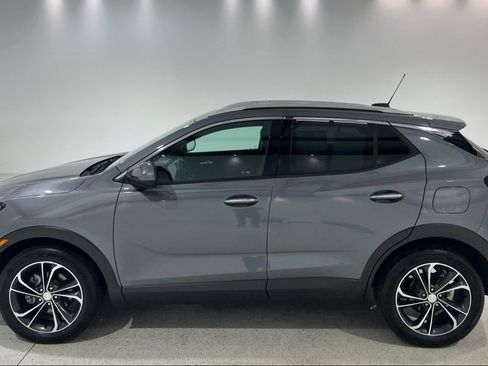 Used 2022 Buick Encore GX Essence image 2