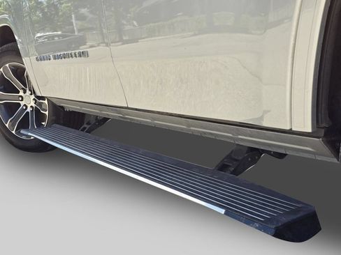 Used 2022 Jeep Grand Wagoneer Series I AWD/4WD image 15