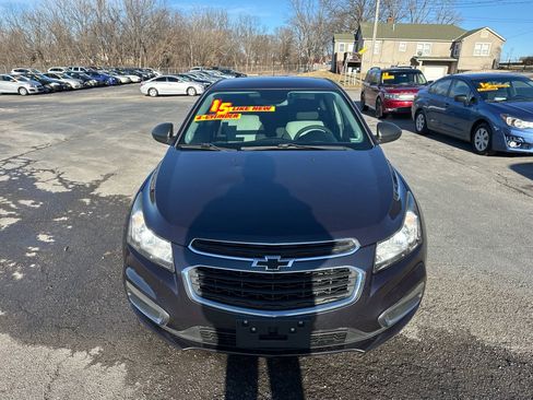 Used 2015 Chevrolet Cruze LS image 3
