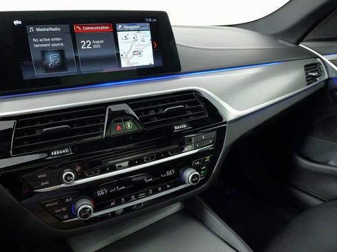 Used 2018 BMW 530i xDrive w/ M Sport Package image 53