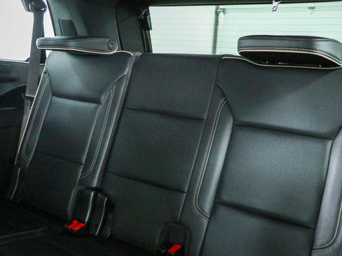 Used 2022 GMC Yukon SLT w/ SLT Premium Package AWD/4WD image 29