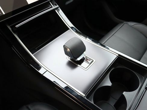 Used 2026 Land Rover Range Rover Velar Dynamic SE image 29