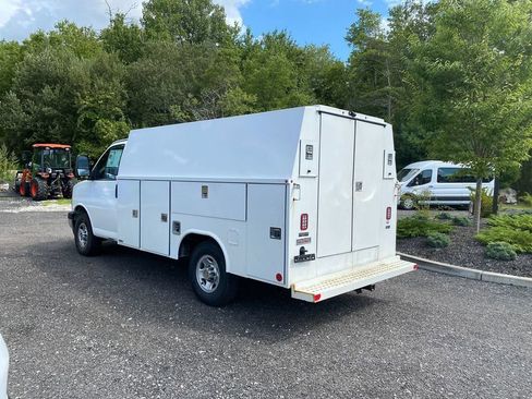 Used 2022 GMC Savana 3500 w/ Power Convenience Package RWD image 8