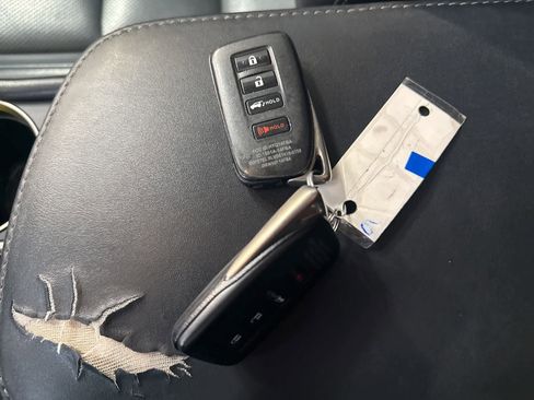 Used 2017 Lexus NX 200t FWD image 16