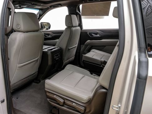 Used 2021 Chevrolet Suburban Z71 AWD/4WD image 33