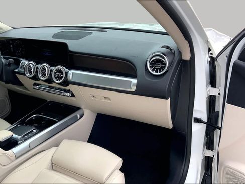 Used 2023 Mercedes-Benz GLB 250 image 19