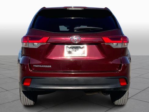 Used 2019 Toyota Highlander LE image 5