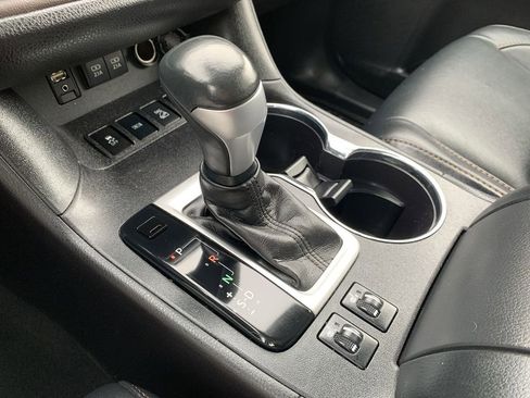 Used 2017 Toyota Highlander SE image 27