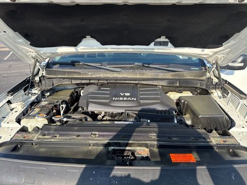 Used 2018 Nissan Titan SV w/ SV Convenience Package AWD/4WD image 43