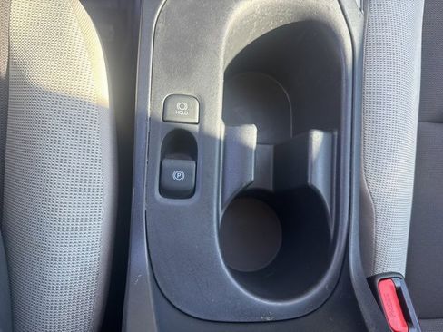 Used 2023 Toyota Corolla LE image 28