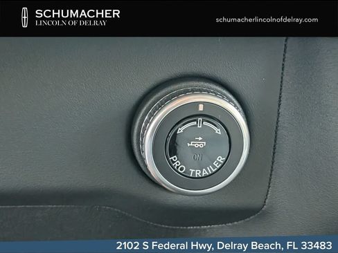 New 2026 Lincoln Navigator Premiere AWD/4WD image 23