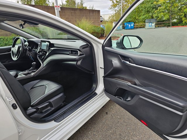 Used 2022 Toyota Camry SE FWD image 13