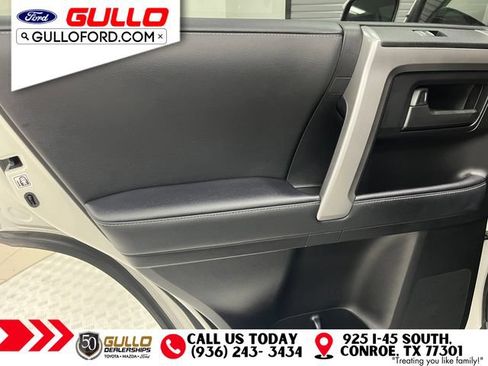 Used 2022 Toyota 4Runner SR5 Premium w/ Moonroof Package AWD/4WD image 15