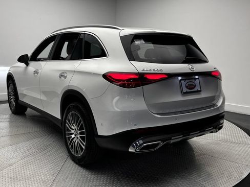 Used 2025 Mercedes-Benz GLC 300 4MATIC image 46